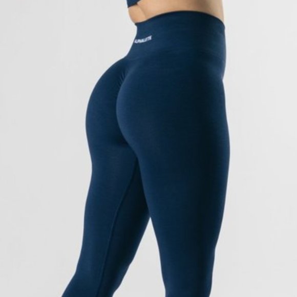 Alphalete Pants - ALPHALETE AMPLIFY LEGGING (Tuxedo Blue/Size XL)